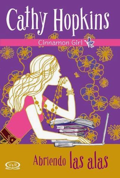 Cinnamon Girl Abriendo Las Alas